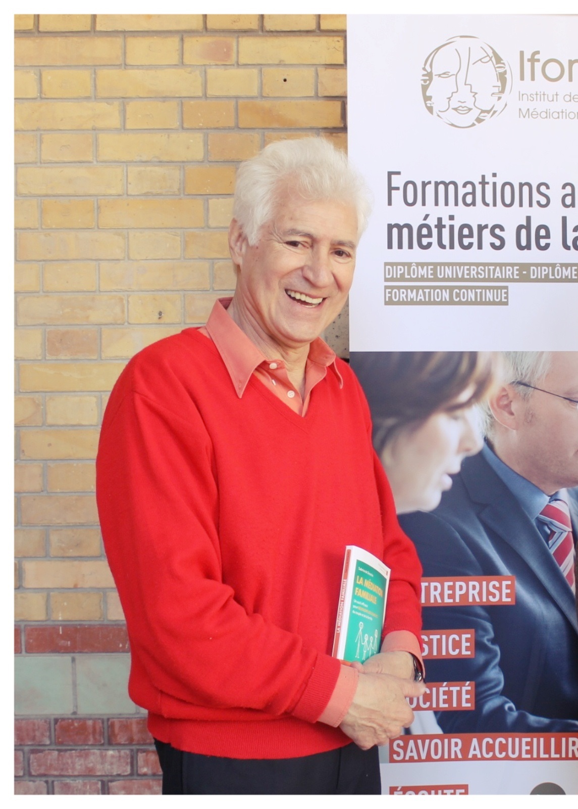 Stephen Bensimon, normalien et philosophe est Directeur de l’Institut de Formation à la Médiation et à la Négociation, IFOMENE.